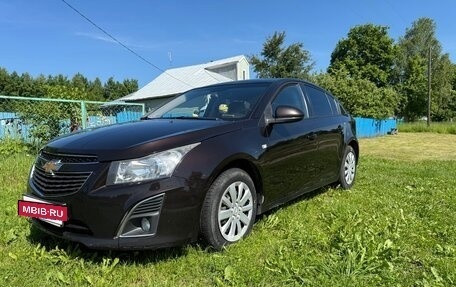 Chevrolet Cruze II, 2013 год, 680 000 рублей, 2 фотография