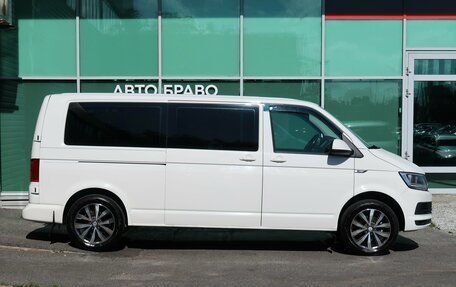 Volkswagen Caravelle T6 рестайлинг, 2016 год, 2 329 000 рублей, 6 фотография