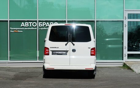 Volkswagen Caravelle T6 рестайлинг, 2016 год, 2 329 000 рублей, 11 фотография