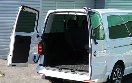Volkswagen Caravelle T6 рестайлинг, 2016 год, 2 329 000 рублей, 9 фотография