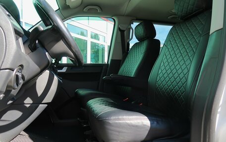 Volkswagen Caravelle T6 рестайлинг, 2016 год, 2 329 000 рублей, 22 фотография