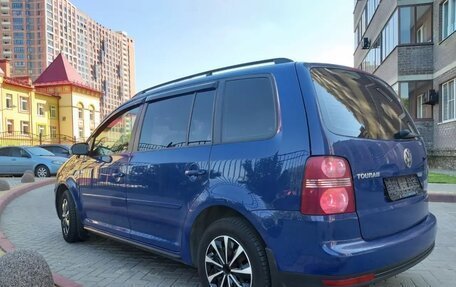 Volkswagen Touran III, 2007 год, 635 000 рублей, 3 фотография
