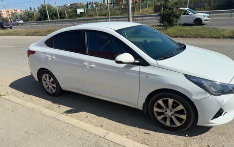 Hyundai Solaris II рестайлинг, 2019 год, 850 000 рублей, 3 фотография