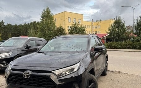 Toyota RAV4, 2021 год, 3 350 000 рублей, 3 фотография