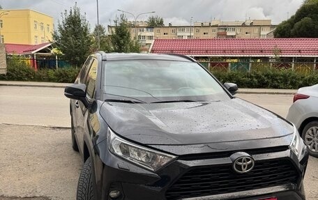 Toyota RAV4, 2021 год, 3 350 000 рублей, 2 фотография
