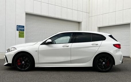 BMW 1 серия, 2023 год, 1 500 000 рублей, 5 фотография