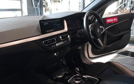BMW 1 серия, 2023 год, 1 500 000 рублей, 6 фотография