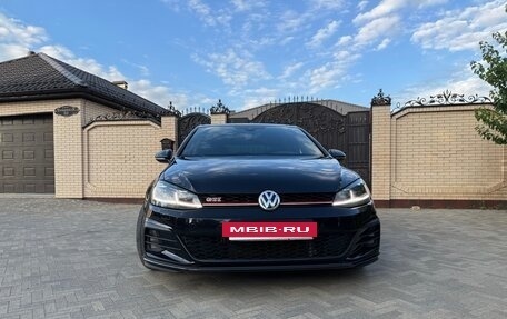 Volkswagen Golf GTI VII, 2018 год, 3 050 000 рублей, 2 фотография