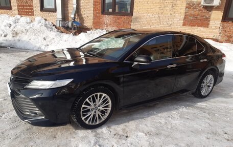 Toyota Camry, 2019 год, 2 450 000 рублей, 2 фотография