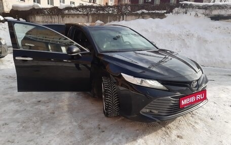 Toyota Camry, 2019 год, 2 450 000 рублей, 3 фотография
