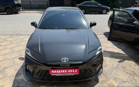 Toyota Camry, 2024 год, 3 380 000 рублей, 2 фотография