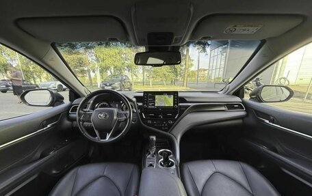 Toyota Camry, 2021 год, 2 800 000 рублей, 11 фотография
