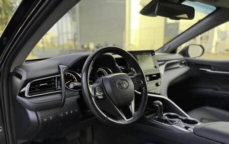 Toyota Camry, 2021 год, 2 800 000 рублей, 10 фотография