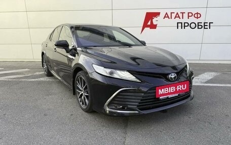 Toyota Camry, 2021 год, 2 800 000 рублей, 3 фотография