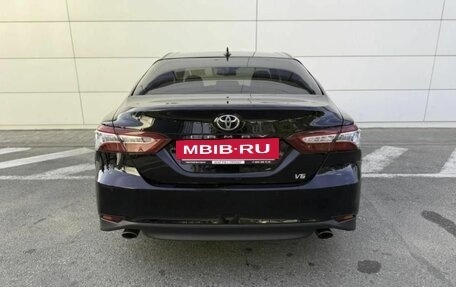 Toyota Camry, 2021 год, 2 800 000 рублей, 6 фотография