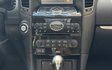 Infiniti FX II, 2011 год, 1 750 000 рублей, 13 фотография