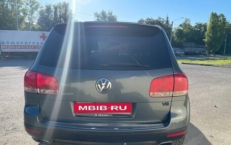 Volkswagen Touareg III, 2003 год, 760 000 рублей, 2 фотография