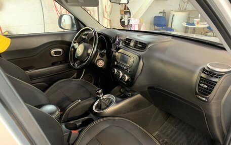KIA Soul II рестайлинг, 2015 год, 900 000 рублей, 9 фотография