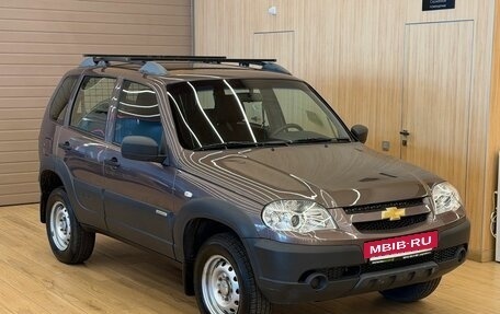 Chevrolet Niva I рестайлинг, 2017 год, 839 000 рублей, 5 фотография