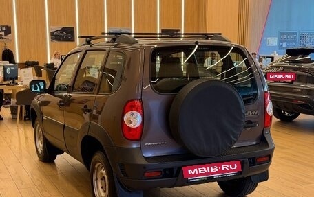 Chevrolet Niva I рестайлинг, 2017 год, 839 000 рублей, 2 фотография
