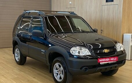 Chevrolet Niva I рестайлинг, 2018 год, 649 000 рублей, 3 фотография