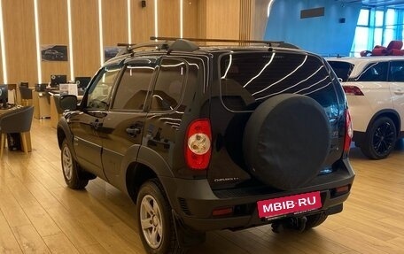 Chevrolet Niva I рестайлинг, 2018 год, 649 000 рублей, 7 фотография