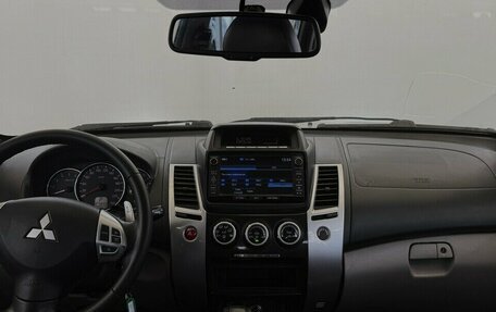 Mitsubishi Pajero Sport II рестайлинг, 2014 год, 1 690 000 рублей, 5 фотография