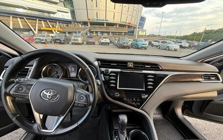 Toyota Camry, 2019 год, 2 800 000 рублей, 10 фотография