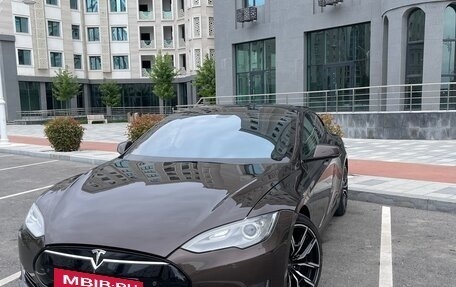 Tesla Model S I, 2013 год, 2 100 000 рублей, 4 фотография