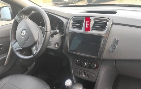 Renault Logan II, 2016 год, 800 000 рублей, 7 фотография