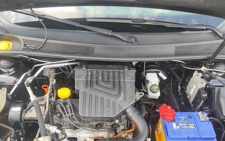 Renault Logan II, 2016 год, 800 000 рублей, 19 фотография