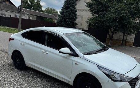 Hyundai Solaris II рестайлинг, 2018 год, 630 000 рублей, 4 фотография