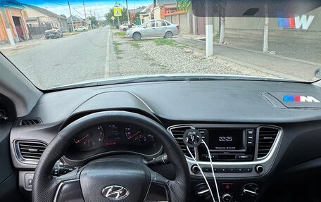 Hyundai Solaris II рестайлинг, 2018 год, 630 000 рублей, 7 фотография