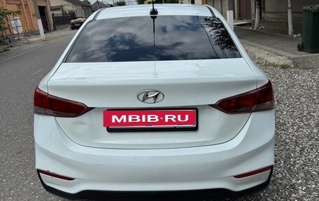 Hyundai Solaris II рестайлинг, 2018 год, 630 000 рублей, 2 фотография