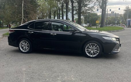 Toyota Camry, 2019 год, 2 850 000 рублей, 4 фотография