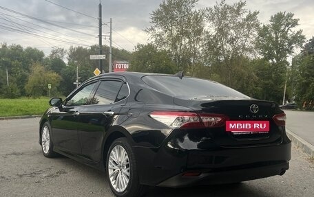 Toyota Camry, 2019 год, 2 850 000 рублей, 3 фотография