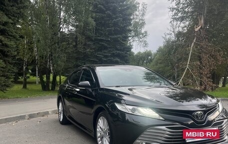 Toyota Camry, 2019 год, 2 850 000 рублей, 6 фотография