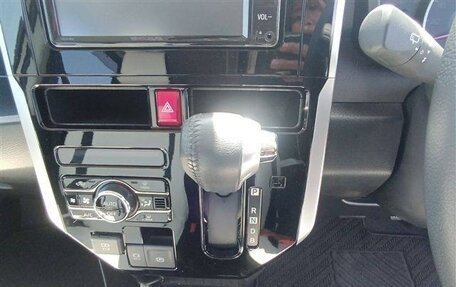 Toyota Roomy I, 2021 год, 1 500 000 рублей, 14 фотография