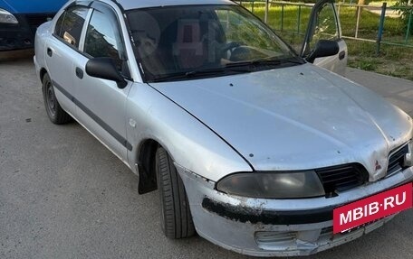 Mitsubishi Carisma I, 2000 год, 70 000 рублей, 4 фотография