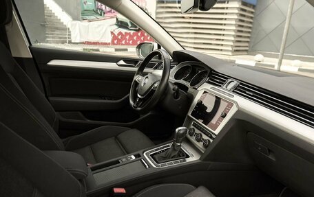 Volkswagen Passat B8 рестайлинг, 2019 год, 2 075 000 рублей, 3 фотография