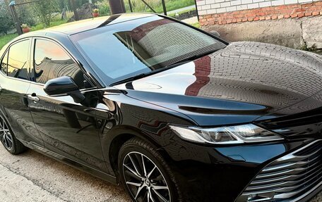 Toyota Camry, 2019 год, 2 490 000 рублей, 3 фотография