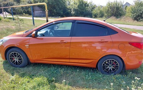 Hyundai Solaris II рестайлинг, 2015 год, 1 080 000 рублей, 7 фотография