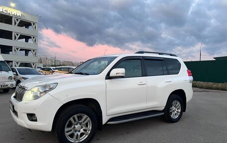 Toyota Land Cruiser Prado 150 рестайлинг 2, 2013 год, 3 000 000 рублей, 12 фотография