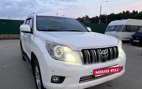 Toyota Land Cruiser Prado 150 рестайлинг 2, 2013 год, 3 000 000 рублей, 2 фотография