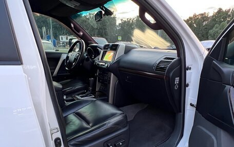 Toyota Land Cruiser Prado 150 рестайлинг 2, 2013 год, 3 000 000 рублей, 17 фотография