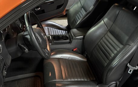 Dodge Challenger III рестайлинг 2, 2010 год, 3 099 000 рублей, 10 фотография