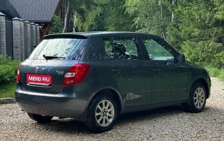 Skoda Fabia II, 2011 год, 440 000 рублей, 3 фотография
