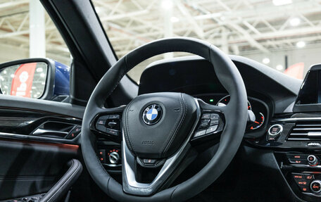 BMW 5 серия, 2019 год, 3 169 700 рублей, 16 фотография