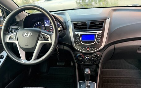 Hyundai Solaris II рестайлинг, 2012 год, 855 000 рублей, 24 фотография