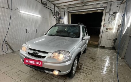 Chevrolet Niva I рестайлинг, 2011 год, 480 000 рублей, 3 фотография